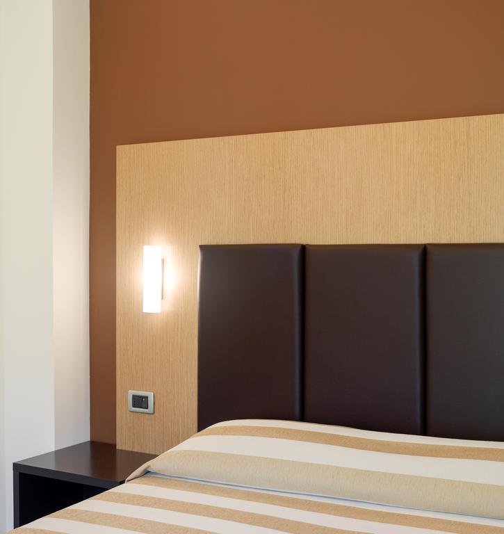 Acasamia Welchome Hotel Ріміні Екстер'єр фото