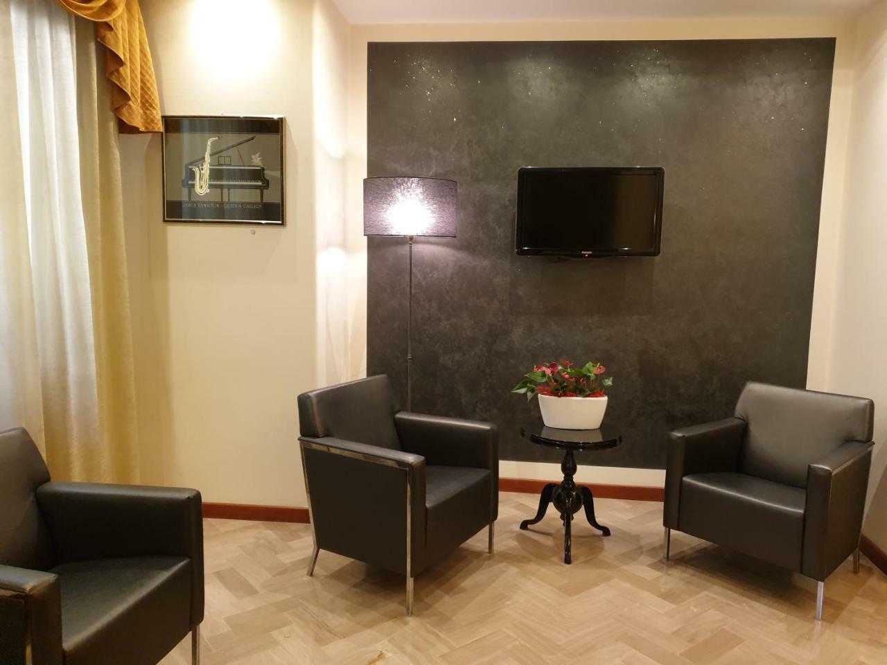 Acasamia Welchome Hotel Ріміні Екстер'єр фото